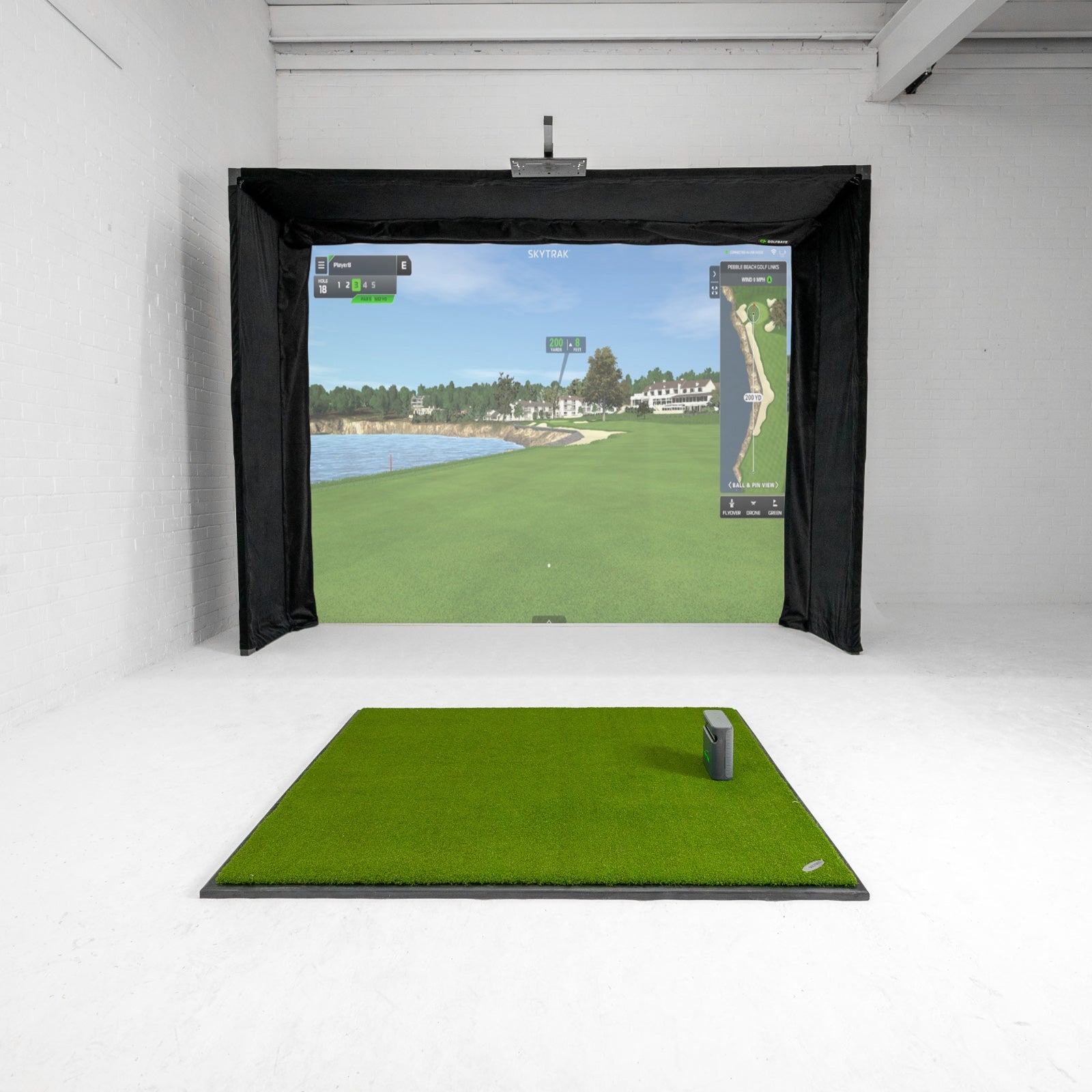 Skytrak+ GolfBays Lux Golf Simulator Omkasting Bundel